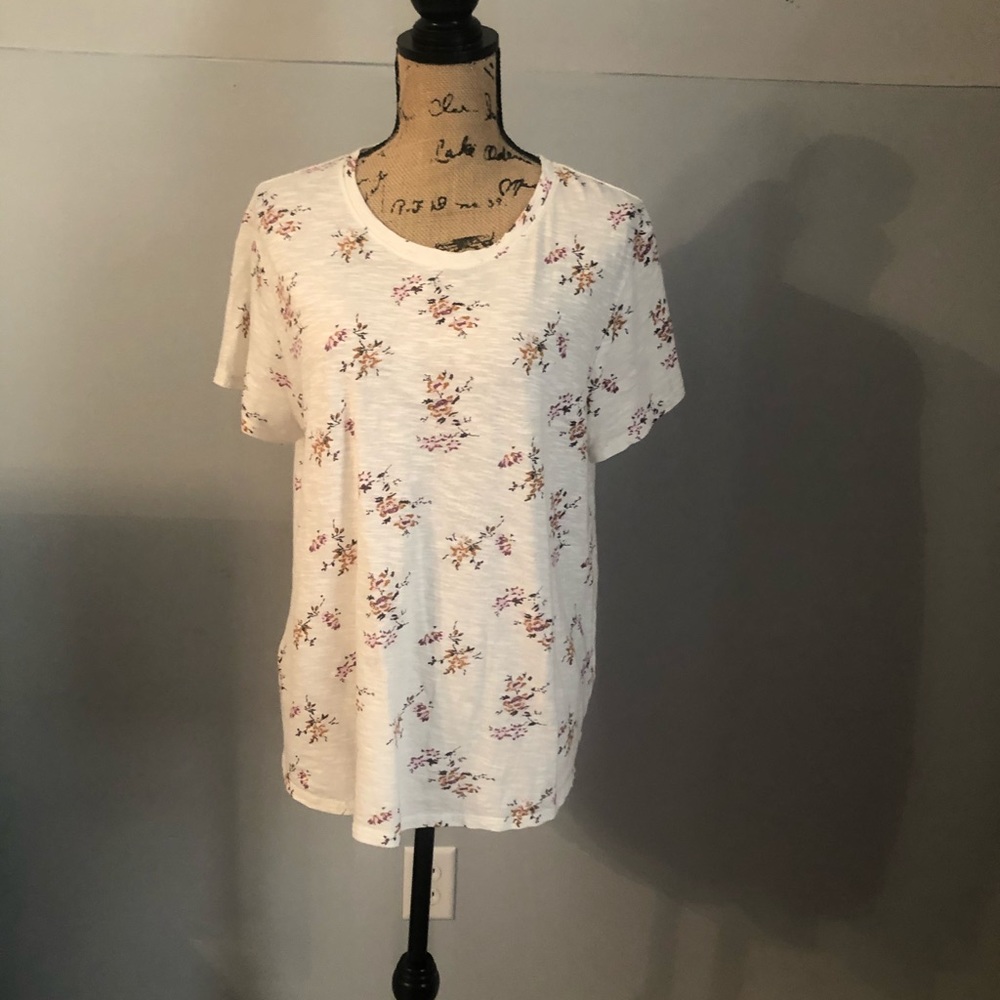 EUC!  Lucky Brand tee
